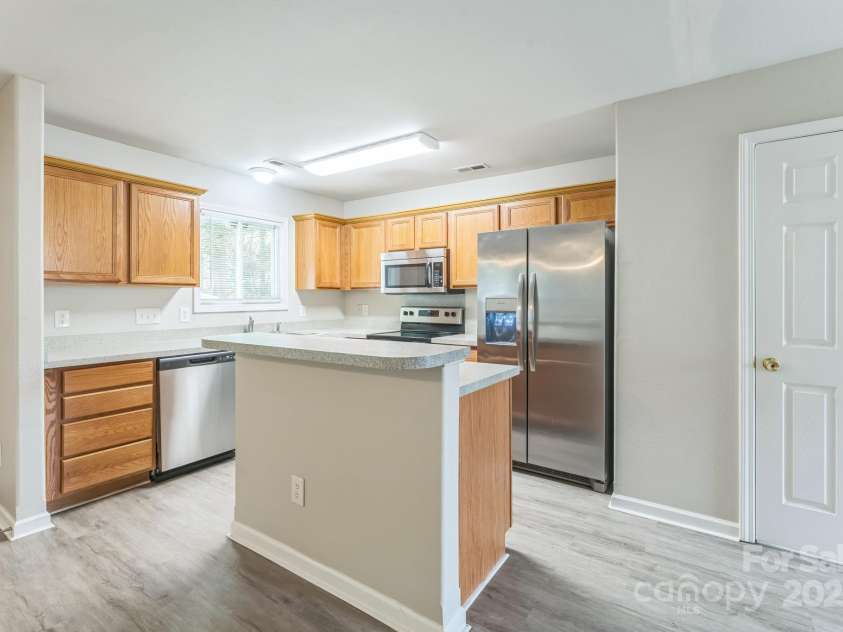 13413 Golden Apple Court, Charlotte, NC 28215.  MLS# CAR4265436, YatesRealty ID 24767. 