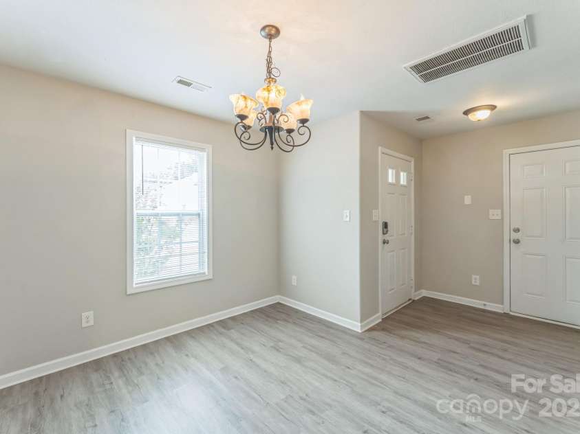 13413 Golden Apple Court, Charlotte, NC 28215.  MLS# CAR4265436, YatesRealty ID 24767. 