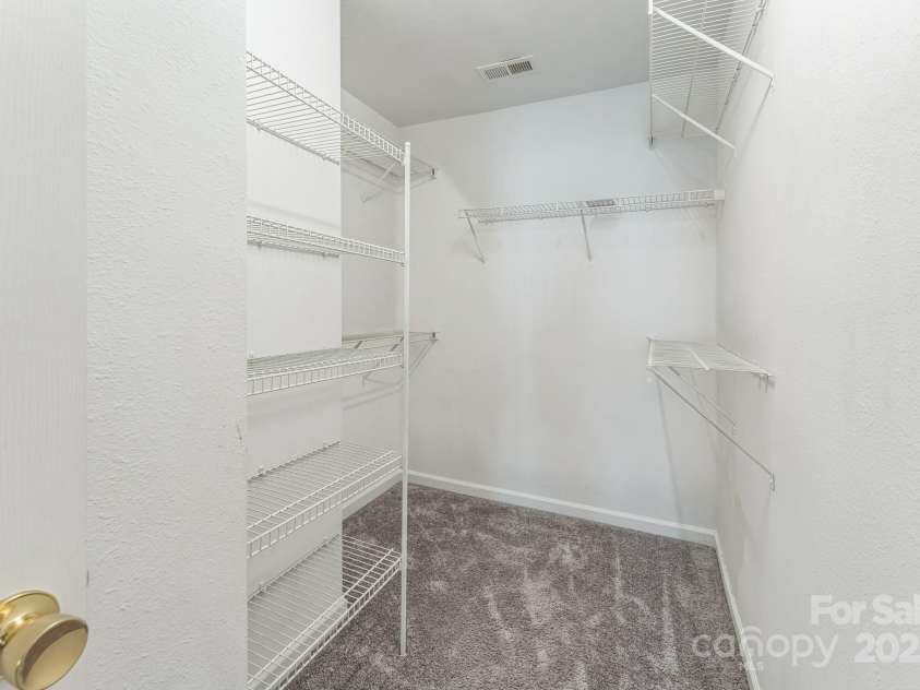 13413 Golden Apple Court, Charlotte, NC 28215.  MLS# CAR4265436, YatesRealty ID 24767. 