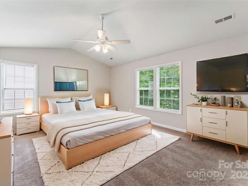 13413 Golden Apple Court, Charlotte, NC 28215.  MLS# CAR4265436, YatesRealty ID 24767. 