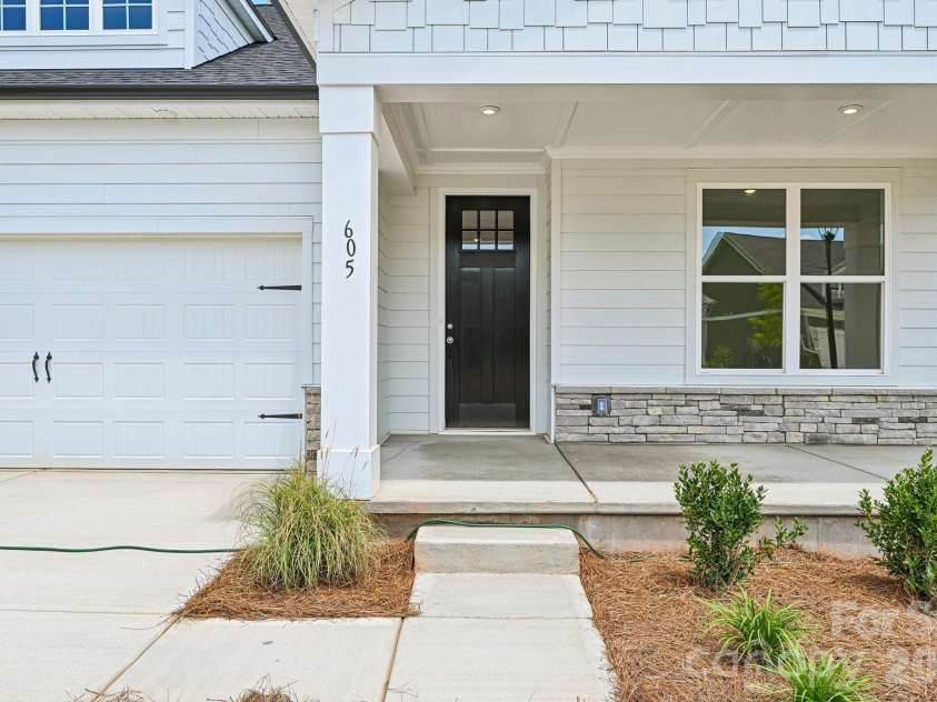 605 Banter Lane, Cramerton, NC 28032.  MLS# CAR4374152, YatesRealty ID 24768. 