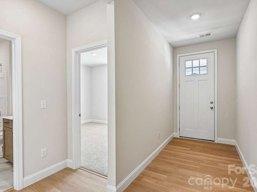 605 Banter Lane, Cramerton, NC 28032.  MLS# CAR4374152, YatesRealty ID 24768. 