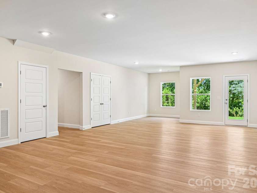 605 Banter Lane, Cramerton, NC 28032.  MLS# CAR4374152, YatesRealty ID 24768. Basement