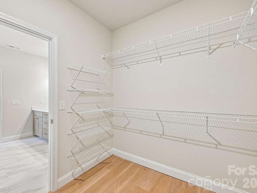 605 Banter Lane, Cramerton, NC 28032.  MLS# CAR4374152, YatesRealty ID 24768. Primary closet