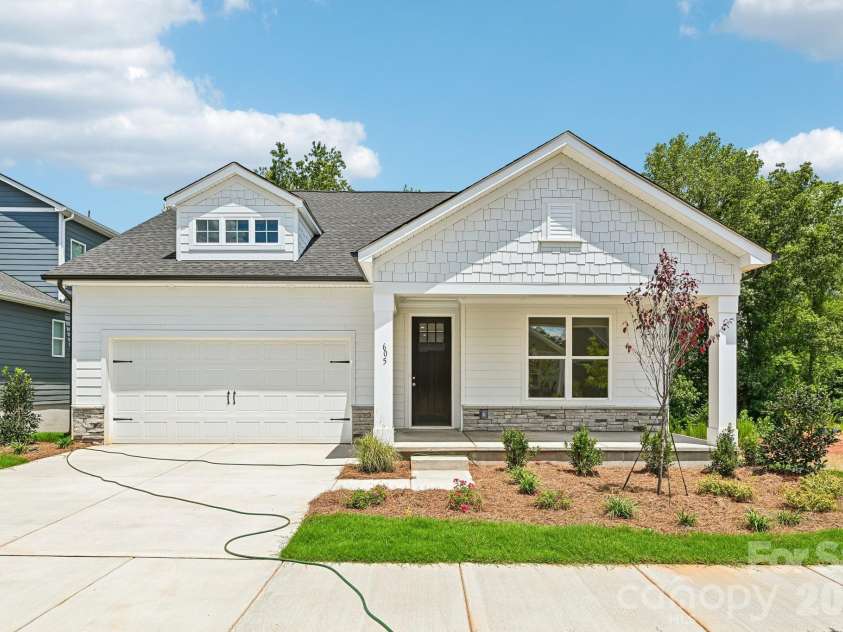 605 Banter Lane, Cramerton, NC 28032.  MLS# CAR4374152, YatesRealty ID 24768. Welcome home!