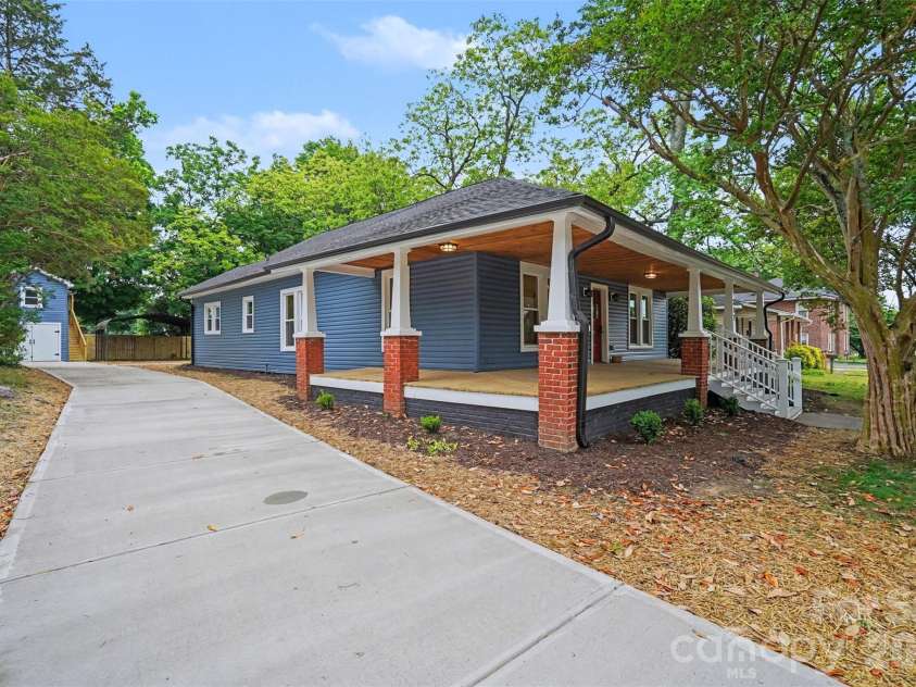 317 Ridge Avenue, Kannapolis, NC 28083.  MLS# CAR4371410, YatesRealty ID 24769. Driveway