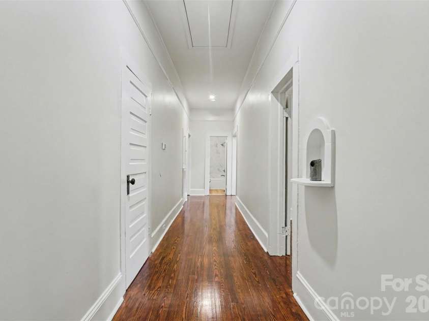 317 Ridge Avenue, Kannapolis, NC 28083.  MLS# CAR4371410, YatesRealty ID 24769. Hallway