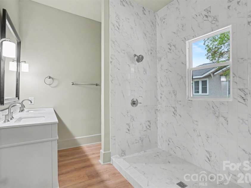 317 Ridge Avenue, Kannapolis, NC 28083.  MLS# CAR4371410, YatesRealty ID 24769. Master Bath