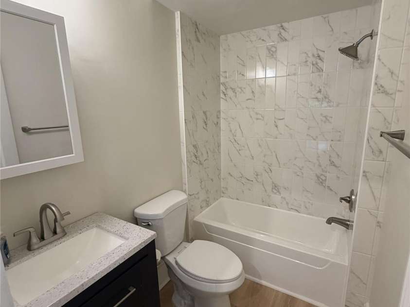 317 Ridge Avenue, Kannapolis, NC 28083.  MLS# CAR4371410, YatesRealty ID 24769. Second Bath