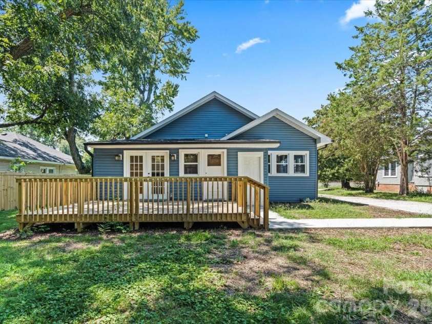 317 Ridge Avenue, Kannapolis, NC 28083.  MLS# CAR4417208, YatesRealty ID 24769. 