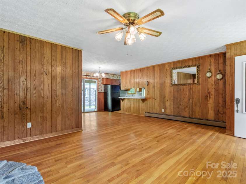 145 Appalachian Drive, Burnsville, NC 28714.  MLS# CAR4164720, YatesRealty ID 2477. 