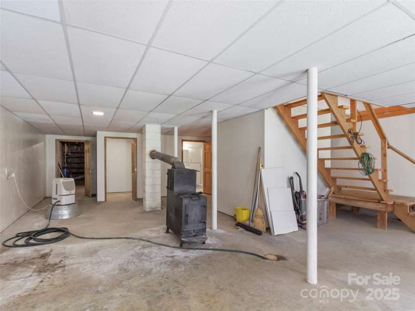 145 Appalachian Drive, Burnsville, NC 28714.  MLS# CAR4164720, YatesRealty ID 2477. 
