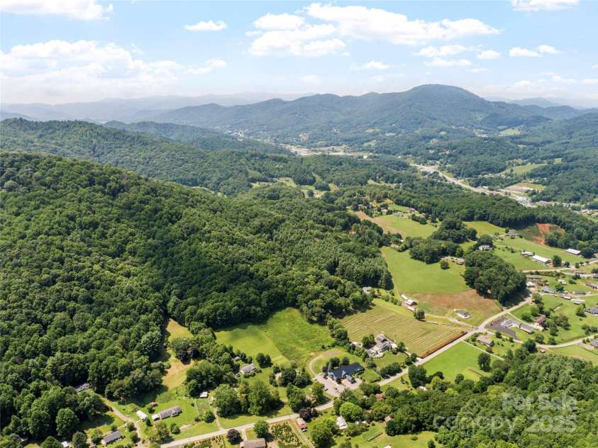 145 Appalachian Drive, Burnsville, NC 28714.  MLS# CAR4164720, YatesRealty ID 2477. 