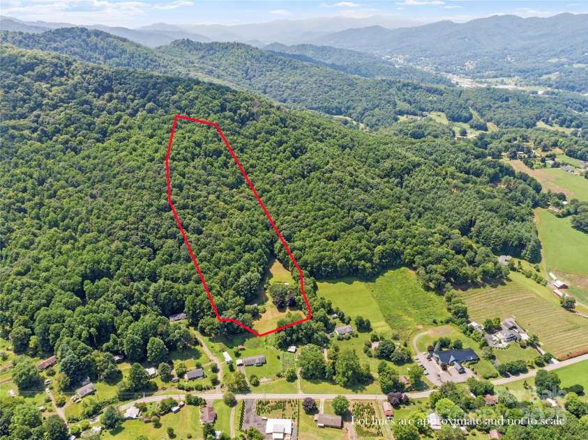 145 Appalachian Drive, Burnsville, NC 28714.  MLS# CAR4164720, YatesRealty ID 2477. Approximate lot lines