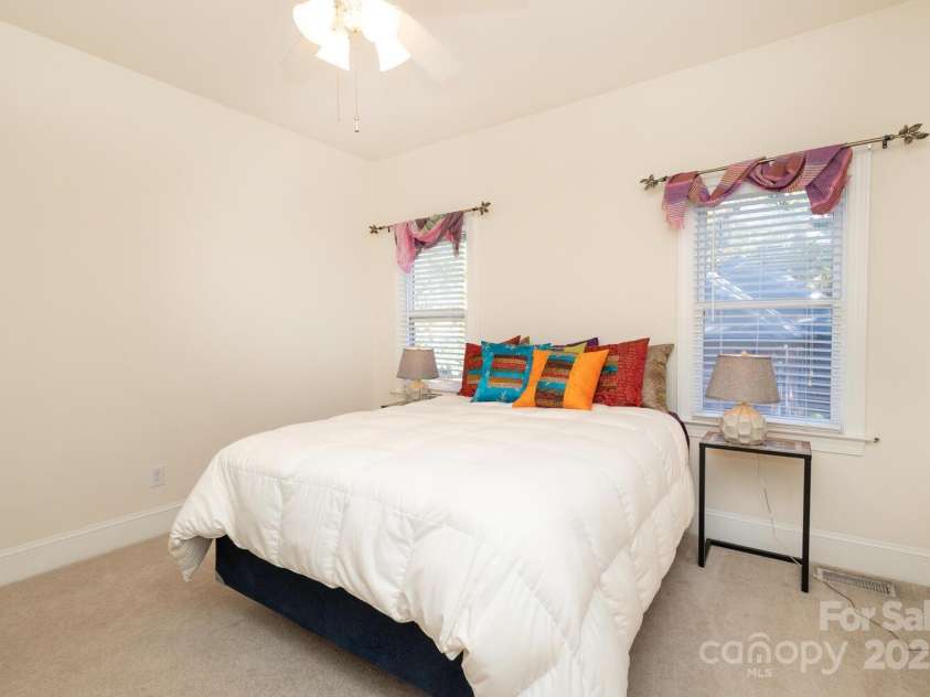 14900 Crooked Branch Lane, Charlotte, NC 28278.  MLS# CAR4312738, YatesRealty ID 2477. 