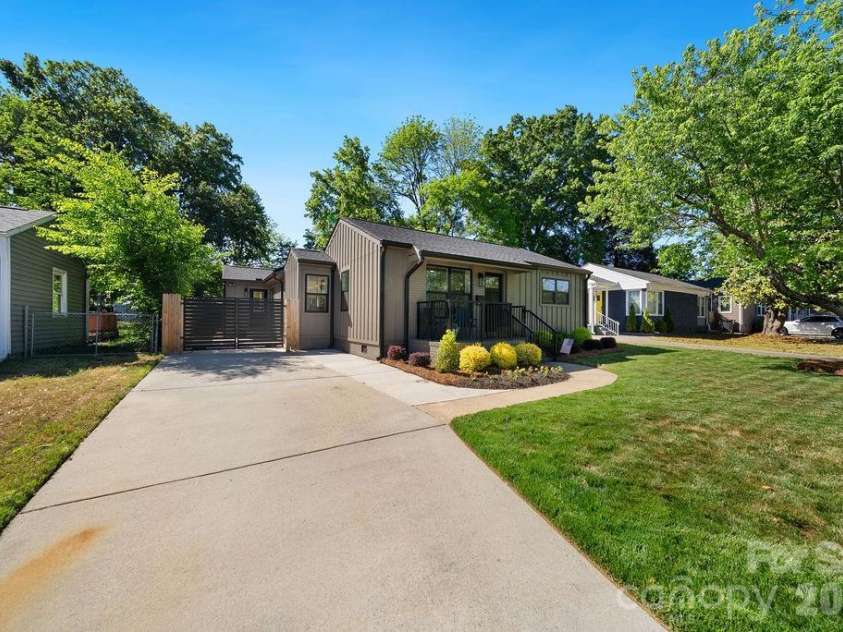 1939 Academy Street, Charlotte, NC 28205.  MLS# CAR4376177, YatesRealty ID 24770. 