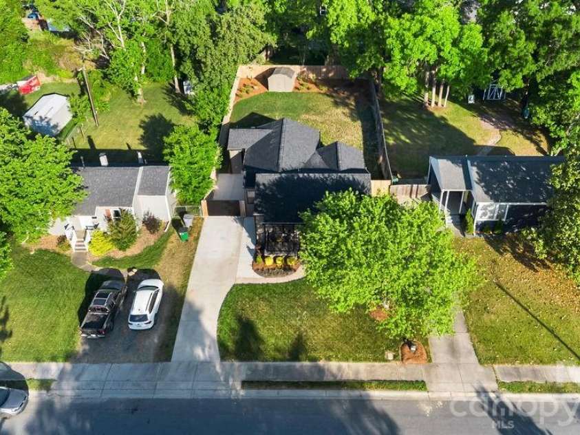 1939 Academy Street, Charlotte, NC 28205.  MLS# CAR4376177, YatesRealty ID 24770. 