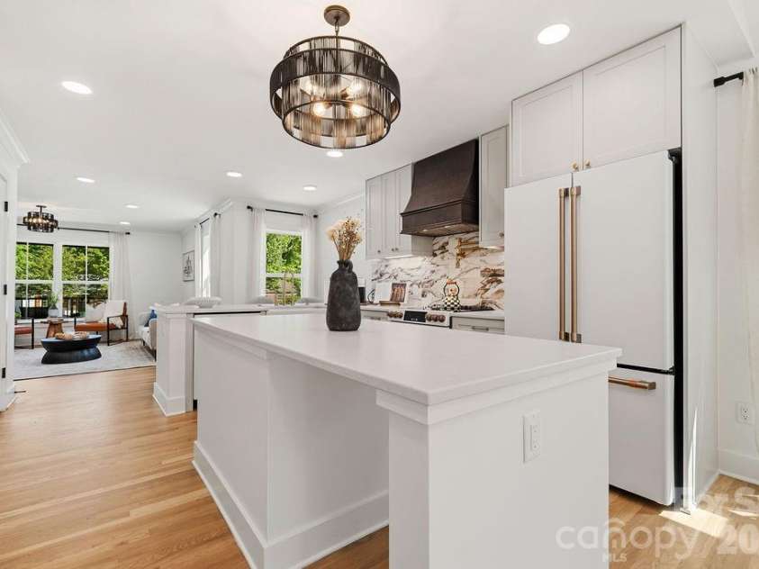1939 Academy Street, Charlotte, NC 28205.  MLS# CAR4376177, YatesRealty ID 24770. Kitchen