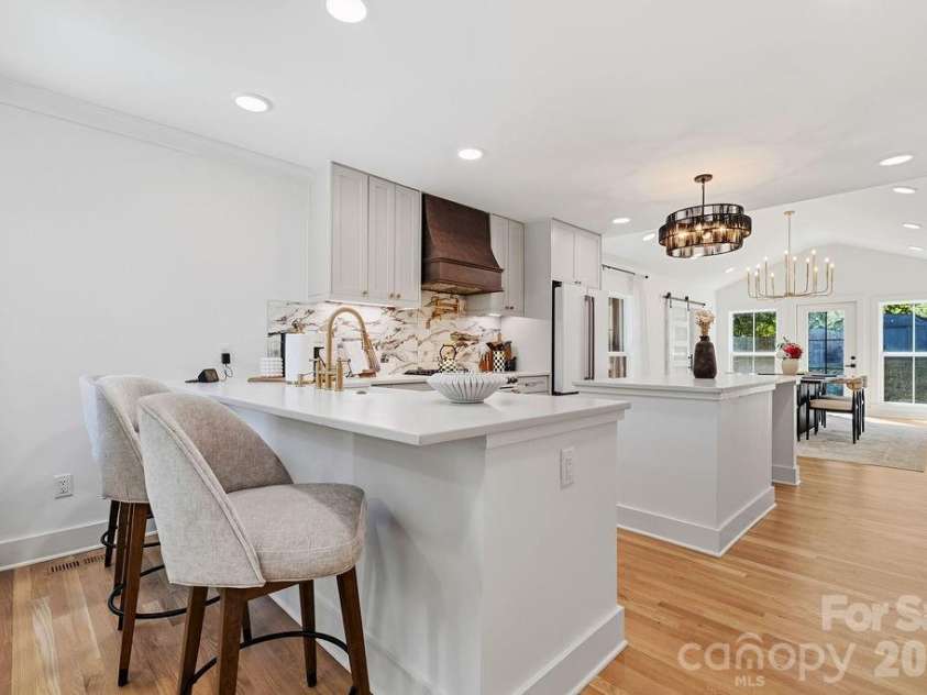 1939 Academy Street, Charlotte, NC 28205.  MLS# CAR4376177, YatesRealty ID 24770. Kitchen