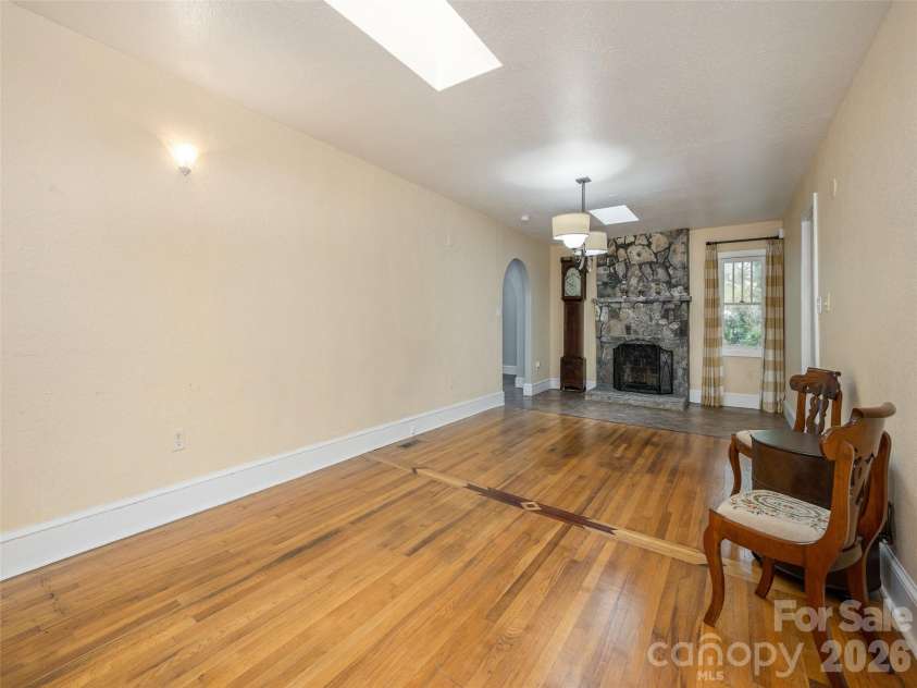 115 Oakland Road, Asheville, NC 28801.  MLS# CAR4377899, YatesRealty ID 24771. 