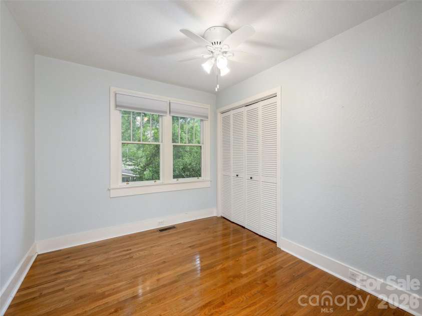 115 Oakland Road, Asheville, NC 28801.  MLS# CAR4377899, YatesRealty ID 24771. 