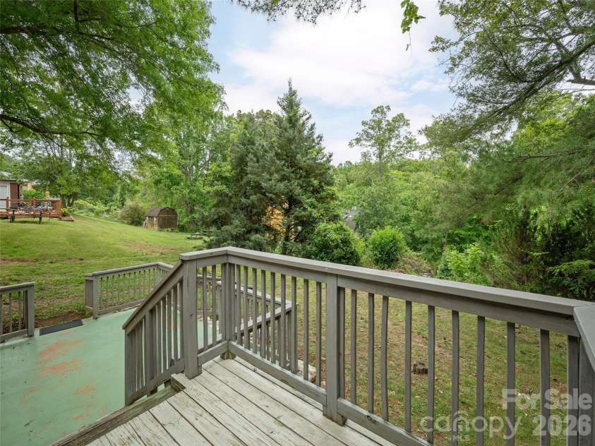115 Oakland Road, Asheville, NC 28801.  MLS# CAR4377899, YatesRealty ID 24771. Outside decks