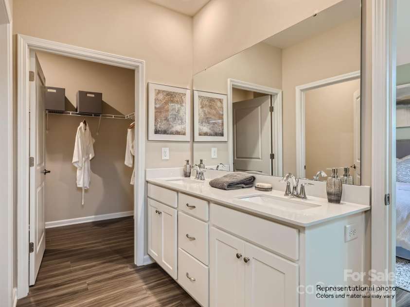 245 Runner Stone Lane, Fort Mill, SC 29715.  MLS# CAR4275292, YatesRealty ID 24772. Owners Bath