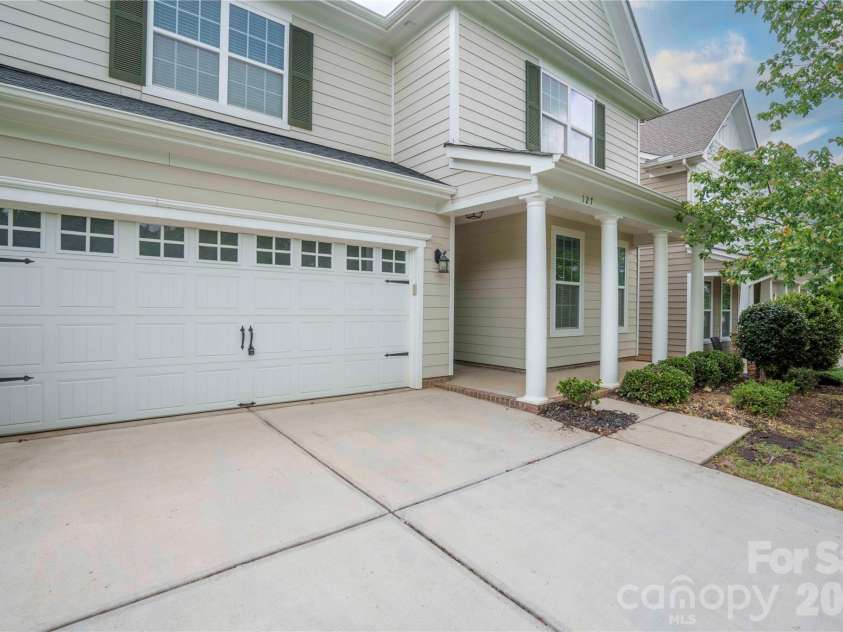 127 Blossom Ridge Drive, Mooresville, NC 28117.  MLS# CAR4380394, YatesRealty ID 24774. 