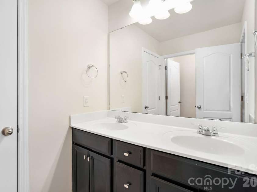 127 Blossom Ridge Drive, Mooresville, NC 28117.  MLS# CAR4380394, YatesRealty ID 24774. 
