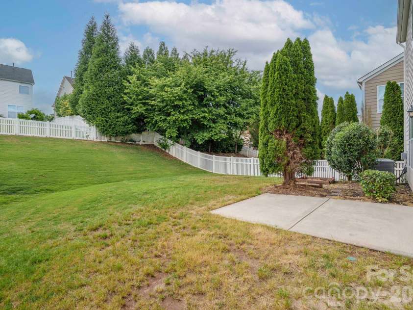 127 Blossom Ridge Drive, Mooresville, NC 28117.  MLS# CAR4380394, YatesRealty ID 24774. 