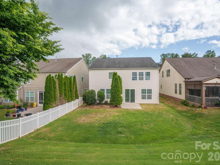127 Blossom Ridge Drive, Mooresville, NC 28117.  MLS# CAR4380394, YatesRealty ID 24774. 