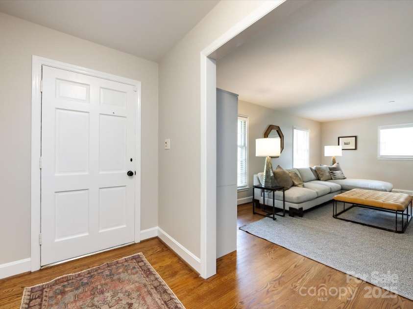 6922 Woodstock Drive, Charlotte, NC 28210.  MLS# CAR4255586, YatesRealty ID 24774. 