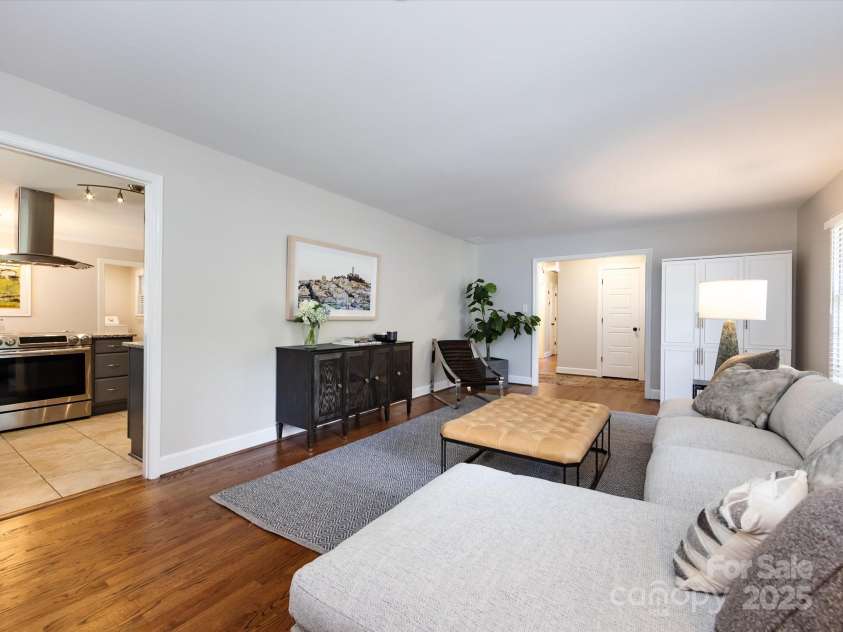 6922 Woodstock Drive, Charlotte, NC 28210.  MLS# CAR4255586, YatesRealty ID 24774. 