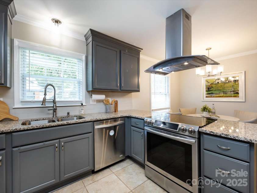6922 Woodstock Drive, Charlotte, NC 28210.  MLS# CAR4255586, YatesRealty ID 24774. 