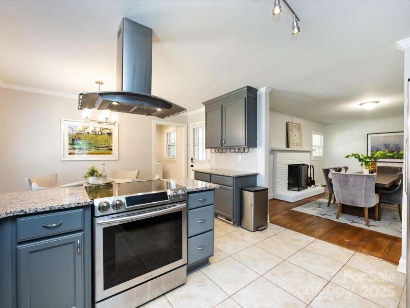 6922 Woodstock Drive, Charlotte, NC 28210.  MLS# CAR4255586, YatesRealty ID 24774. 