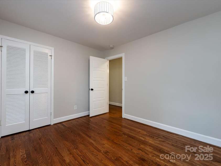6922 Woodstock Drive, Charlotte, NC 28210.  MLS# CAR4255586, YatesRealty ID 24774. 