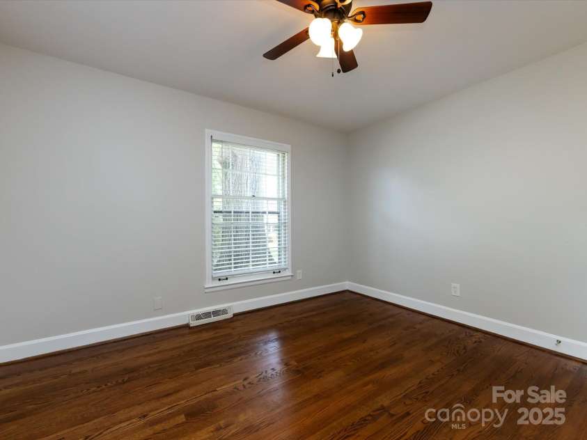 6922 Woodstock Drive, Charlotte, NC 28210.  MLS# CAR4255586, YatesRealty ID 24774. 