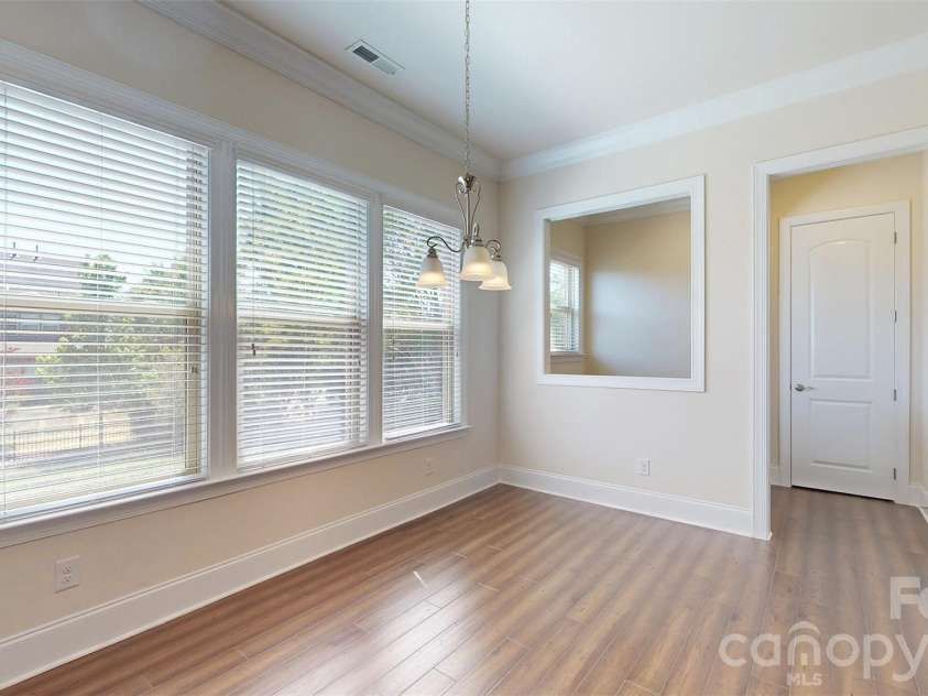 1719 Emory Oak Drive, Charlotte, NC 28270.  MLS# CAR4379613, YatesRealty ID 24775. Breakfast area