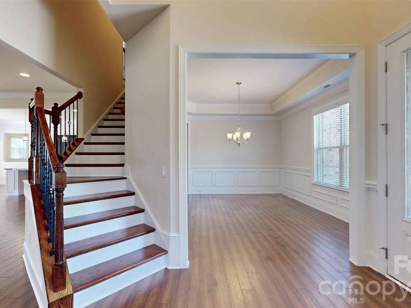 1719 Emory Oak Drive, Charlotte, NC 28270.  MLS# CAR4379613, YatesRealty ID 24775. Dining