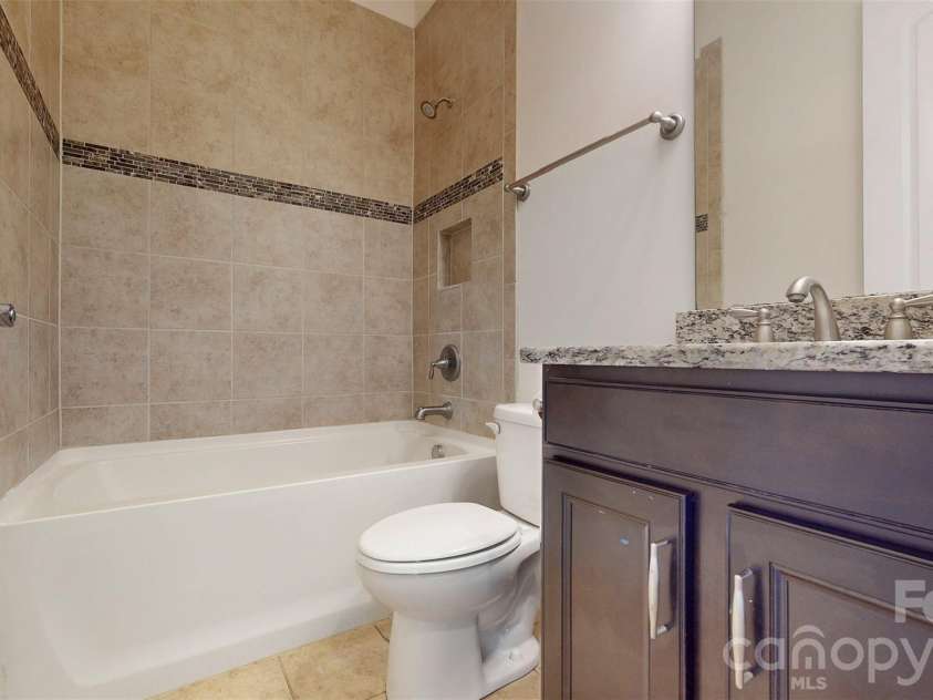 1719 Emory Oak Drive, Charlotte, NC 28270.  MLS# CAR4379613, YatesRealty ID 24775. Full bath on main