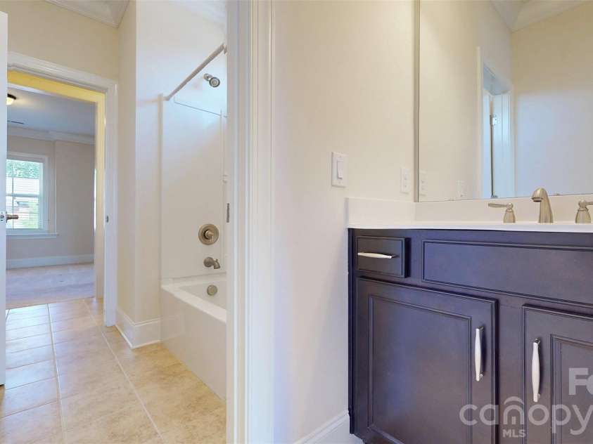 1719 Emory Oak Drive, Charlotte, NC 28270.  MLS# CAR4379613, YatesRealty ID 24775. Jack-Jill bath with two separated sinks