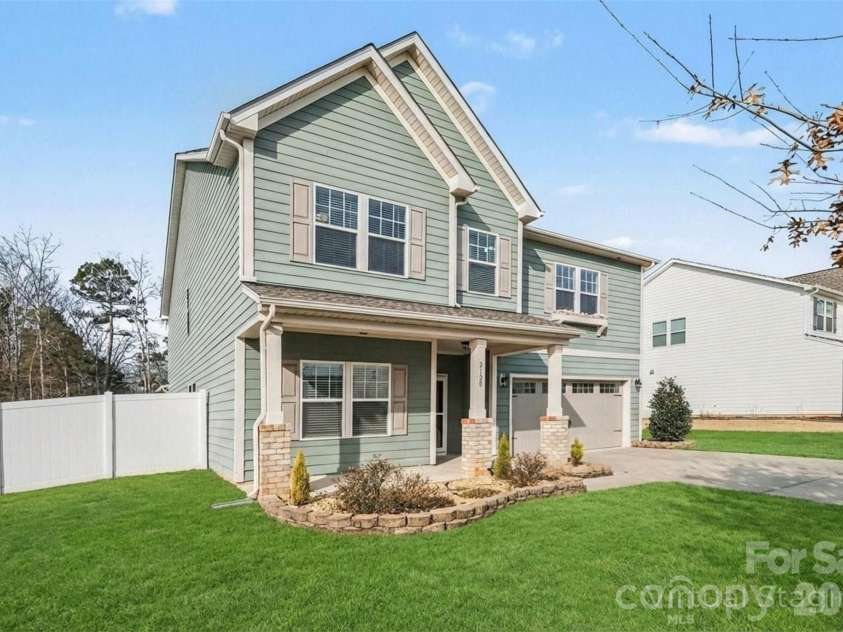 2120 Katie Alice Circle, Waxhaw, NC 28173.  MLS# CAR4381864, YatesRealty ID 24776. 