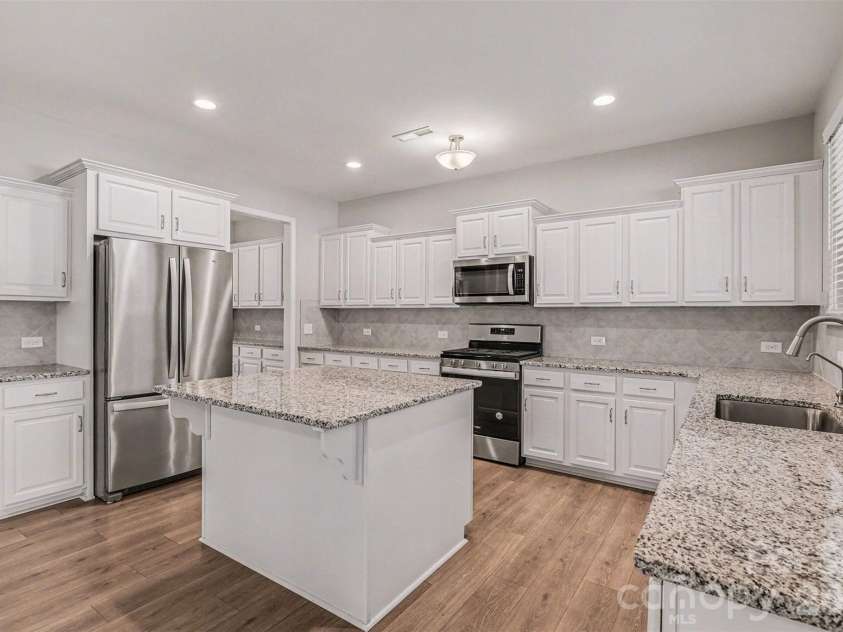 2120 Katie Alice Circle, Waxhaw, NC 28173.  MLS# CAR4381864, YatesRealty ID 24776. 