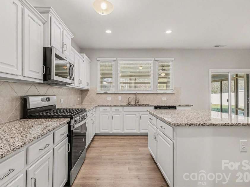 2120 Katie Alice Circle, Waxhaw, NC 28173.  MLS# CAR4381864, YatesRealty ID 24776. 
