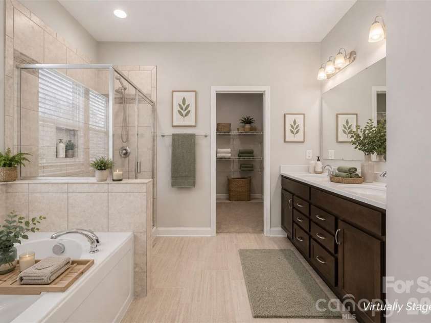 2120 Katie Alice Circle, Waxhaw, NC 28173.  MLS# CAR4381864, YatesRealty ID 24776. 