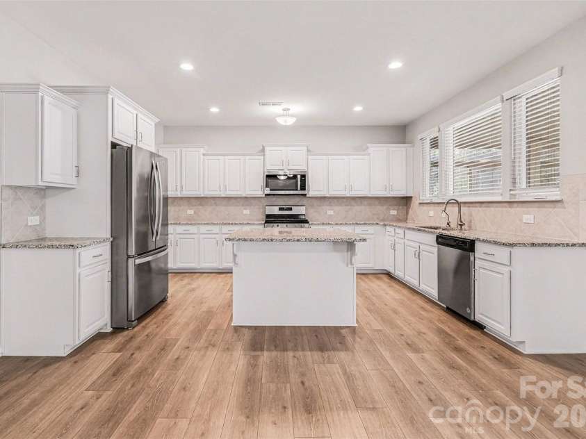 2120 Katie Alice Circle, Waxhaw, NC 28173.  MLS# CAR4381864, YatesRealty ID 24776. 