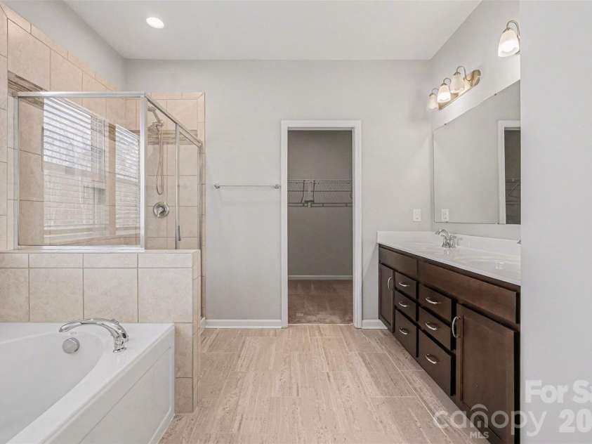 2120 Katie Alice Circle, Waxhaw, NC 28173.  MLS# CAR4381864, YatesRealty ID 24776. 
