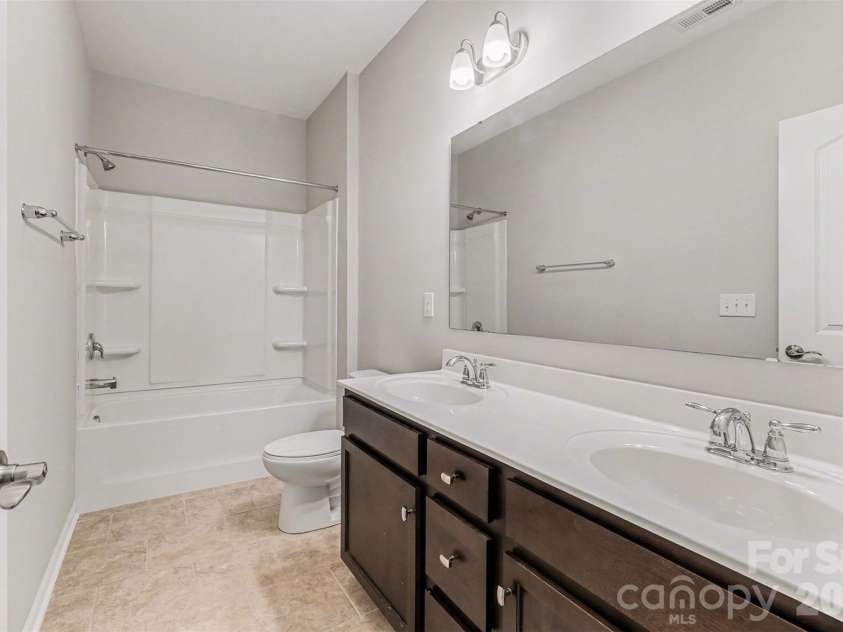 2120 Katie Alice Circle, Waxhaw, NC 28173.  MLS# CAR4381864, YatesRealty ID 24776. 