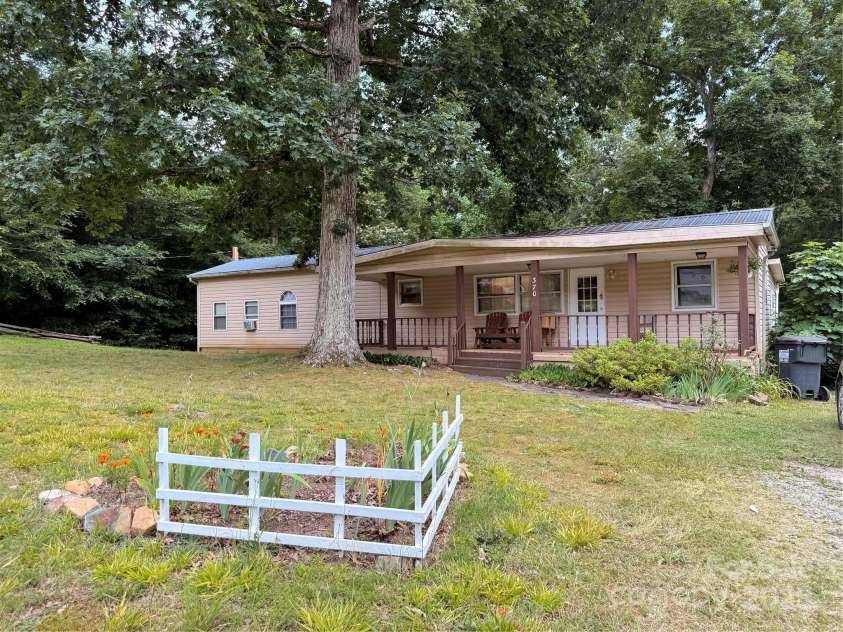 370 Miracle Drive, Salisbury, NC 28146.  MLS# CAR4271491, YatesRealty ID 24777. 