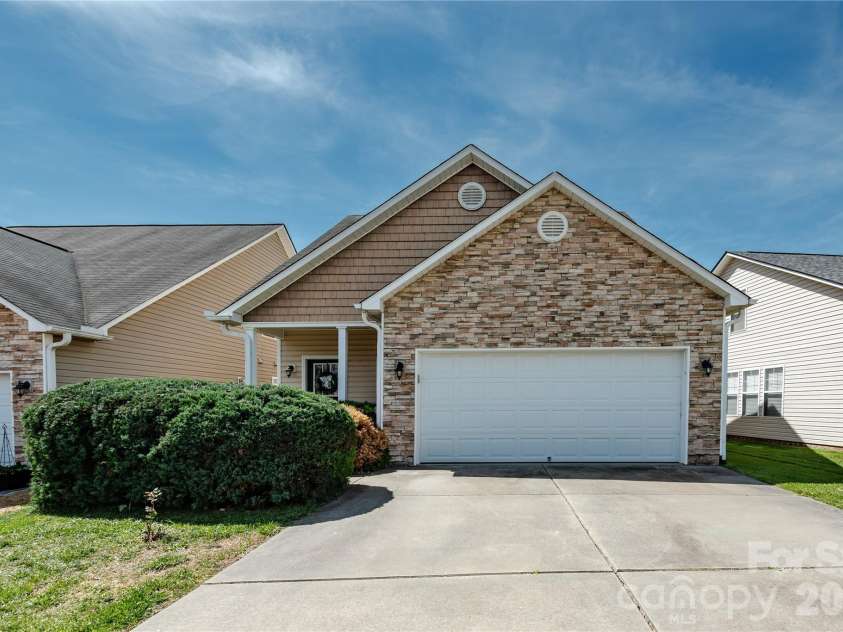 27 Chowan Drive, Fletcher, NC 28732.  MLS# CAR4378880, YatesRealty ID 24778. 